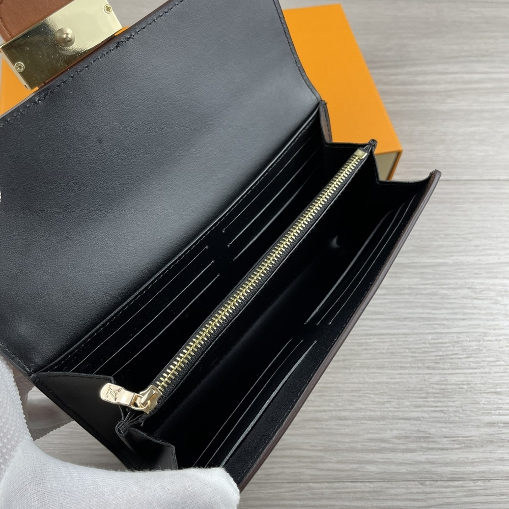 <AUTHENTIC>Louis Vuitton  wallet - Picture 6 of 7